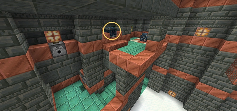 中央スポナー台(粉雪)の試練室に生成された宝物庫。